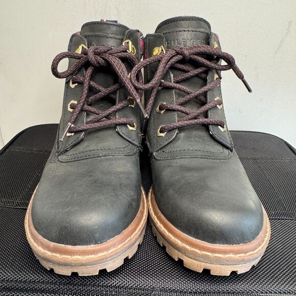 Tommy Hilfiger Tassie Black Leather Boots 7.5M | Heidi-Vibes, Get Your Hike On! - Picture 11 of 11